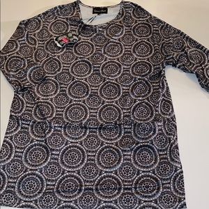 Women’s. Ermas Closet Shirt Size L